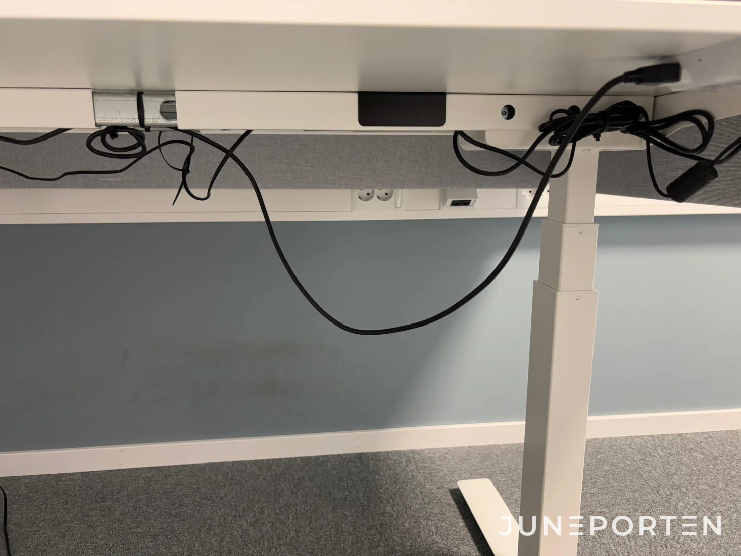 Skrivbord 140cm