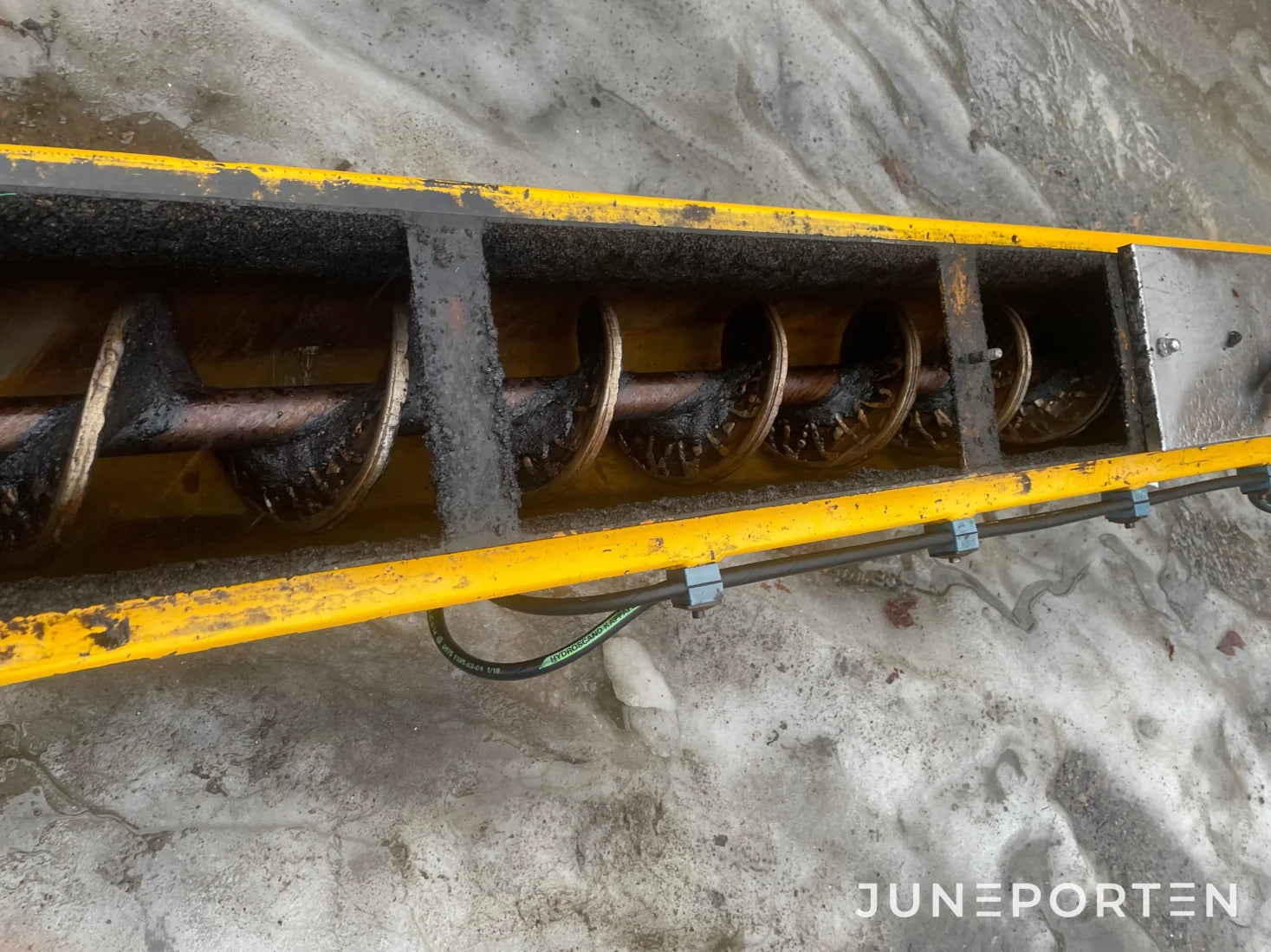 Asfaltsflak med Sprider M-25