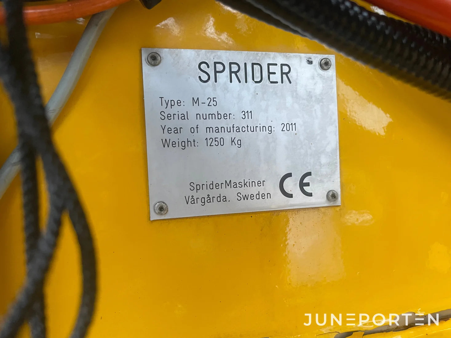 Asfaltsflak med Sprider M-25