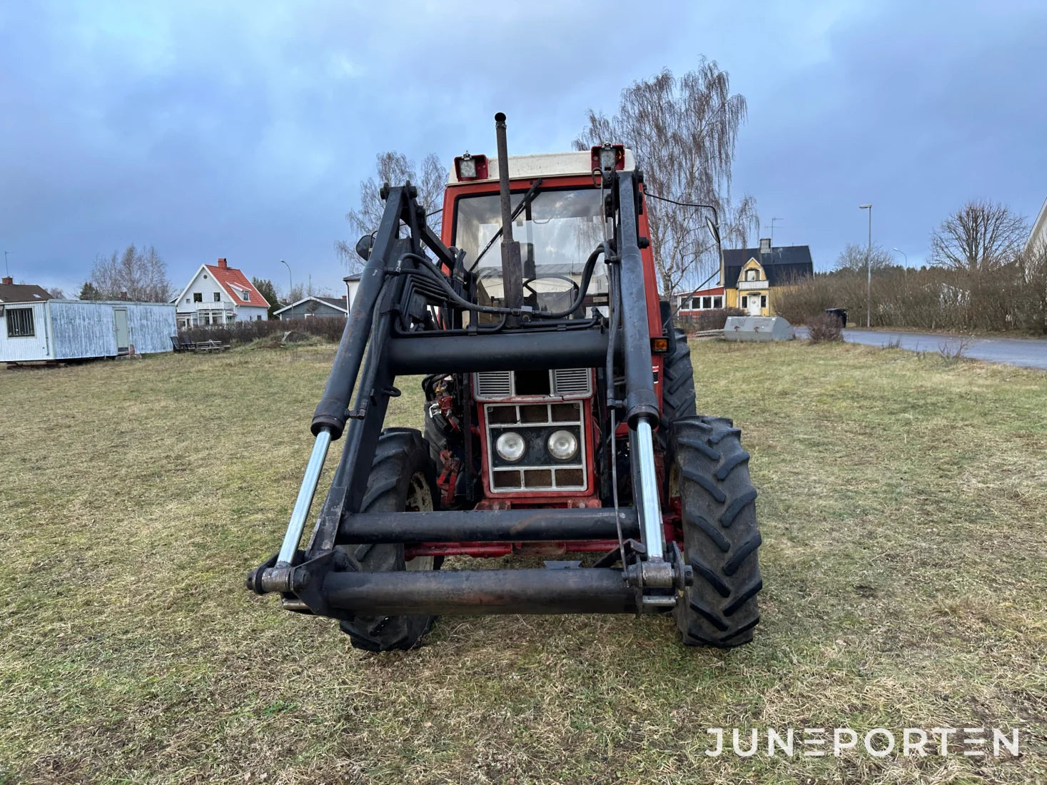 Case IH 585XL 4WD med lastare