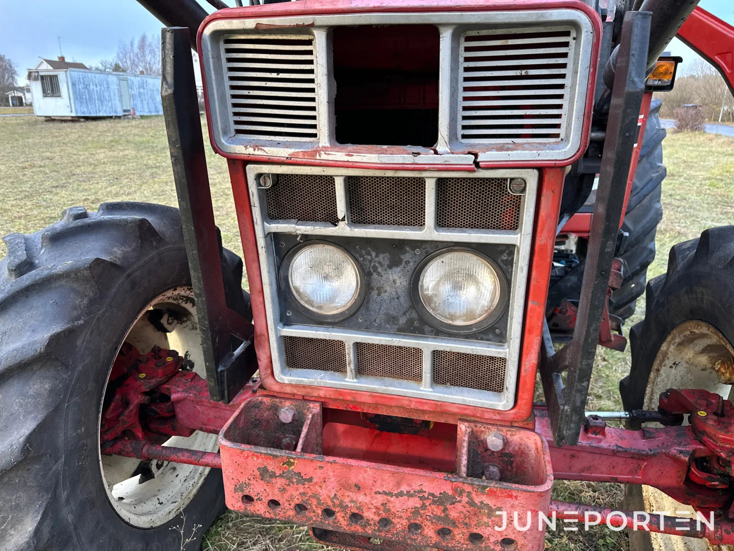 Case IH 585XL 4WD med lastare