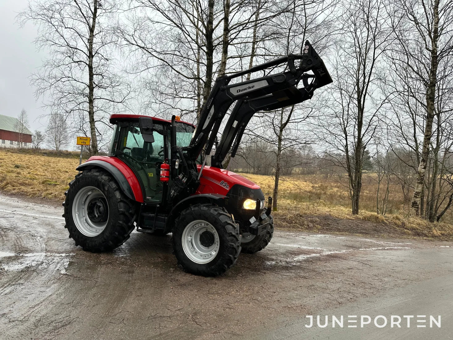 Case IH 85C med lastare