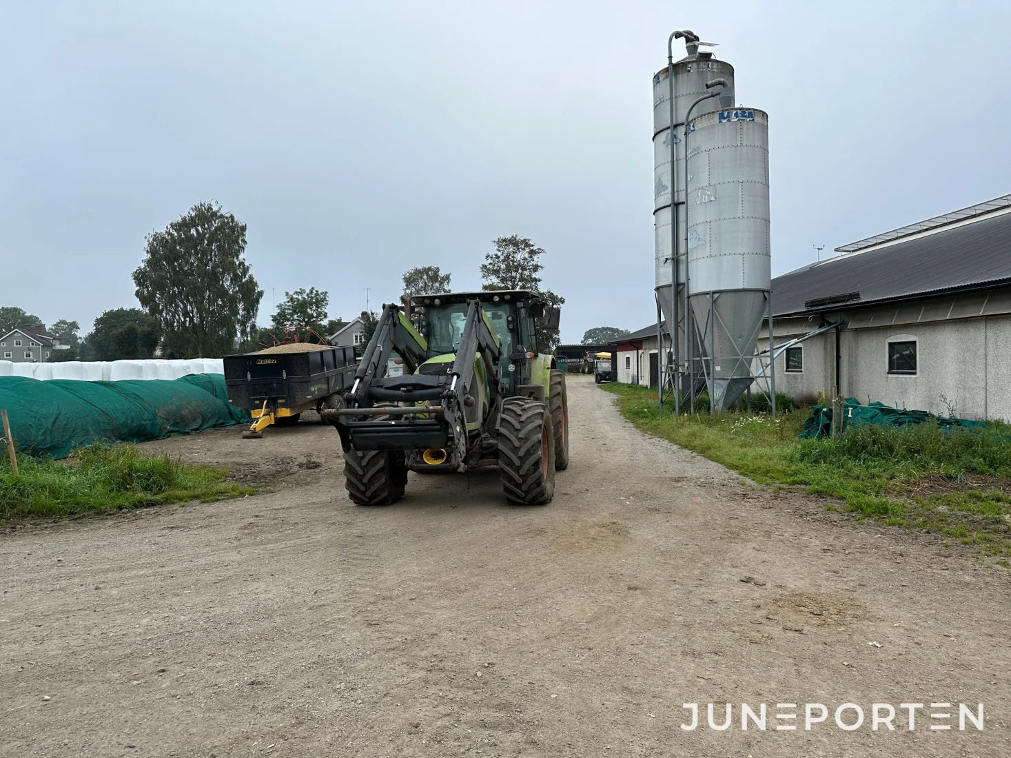 Claas Arion 650 med lastare