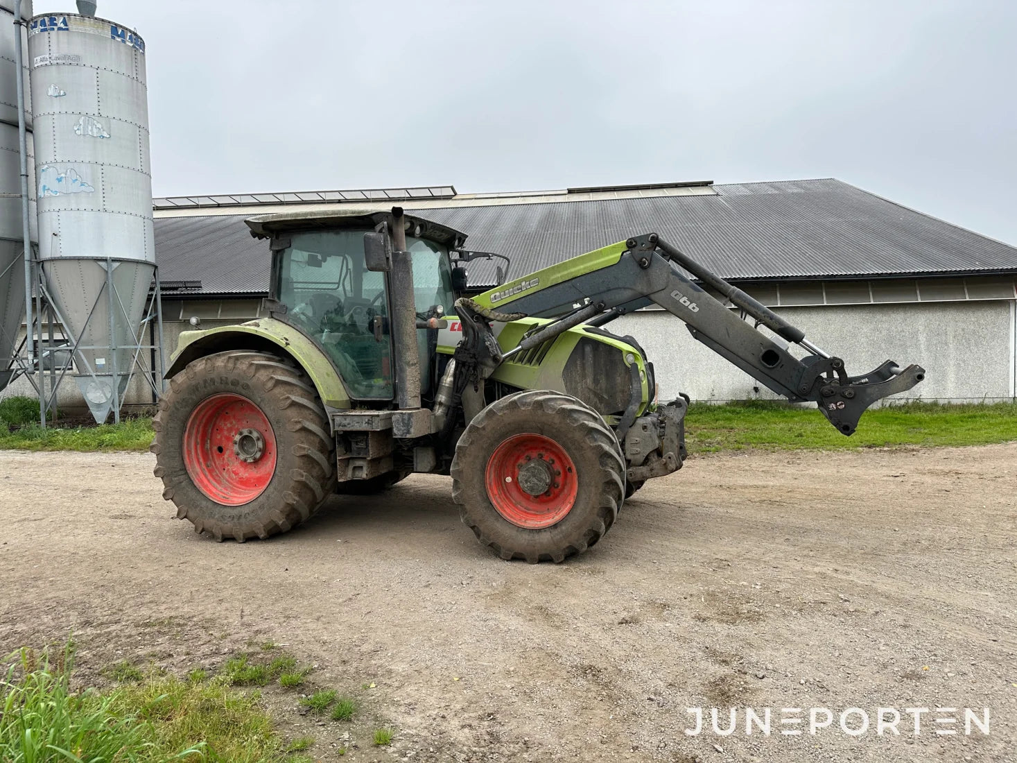 Claas Arion 650 med lastare