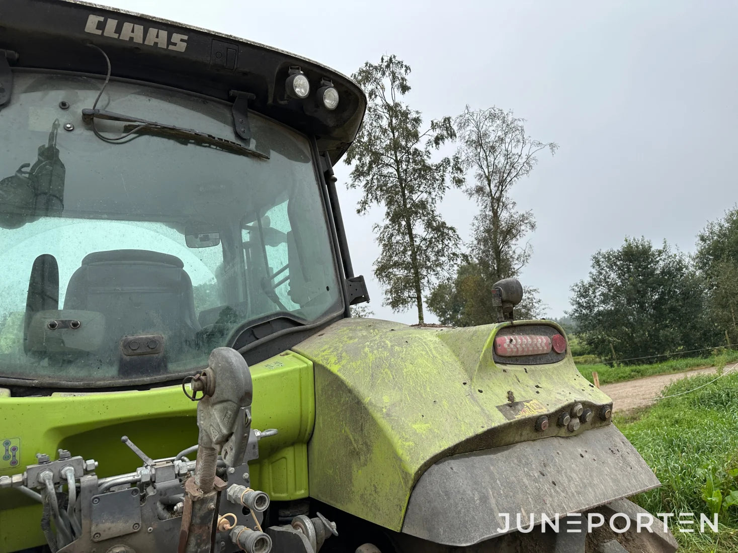 Claas Arion 650 med lastare