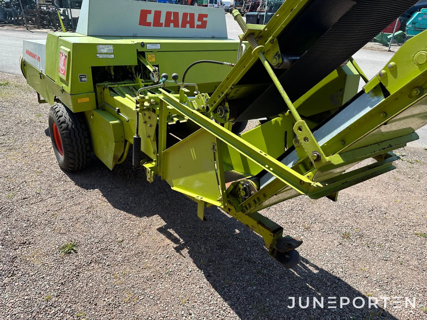 Hårdbalspress Claas Markant 41