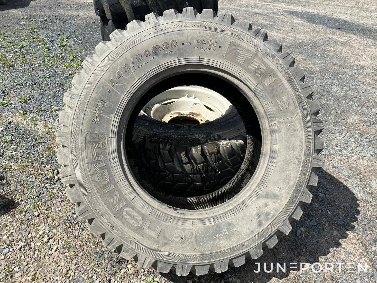 Däck 440/80-28 Nokian Tri 2