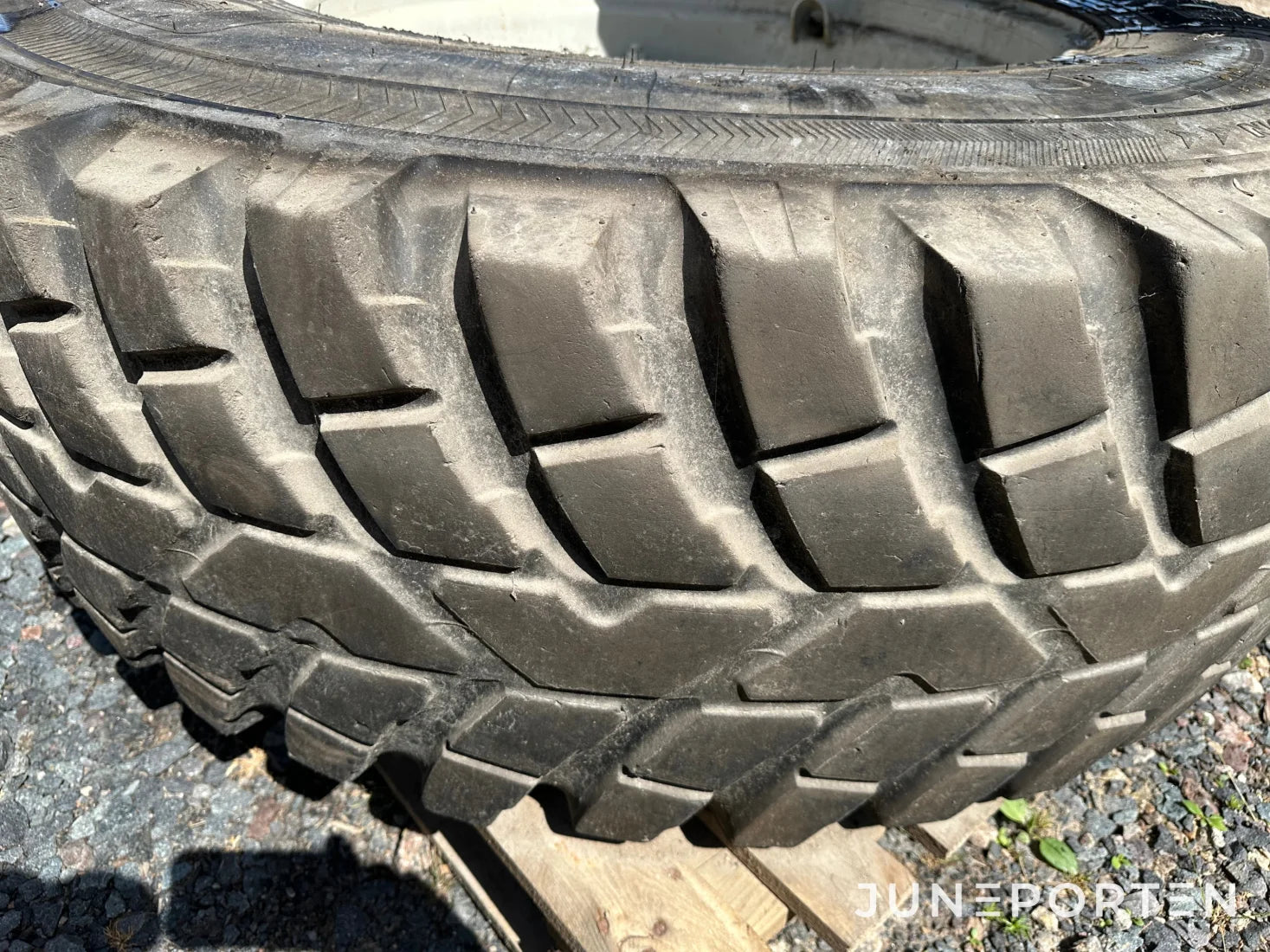 Däck 440/80-28 Nokian Tri 2