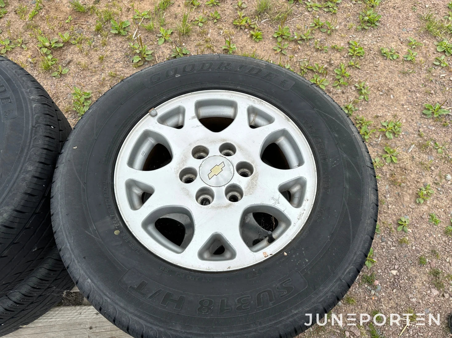 Däck på fälg Goodride 265/65 R17