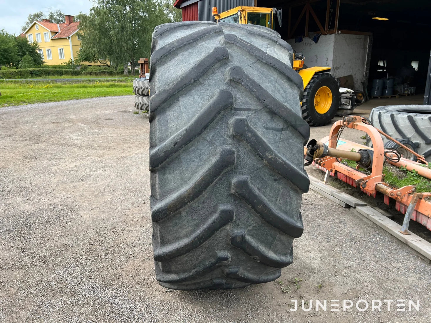 Däck Trelleborg 900/60R42