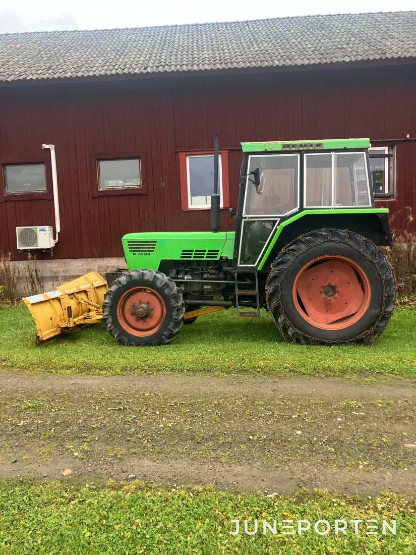 Deutz-Fahr D 7206 A med snöblad