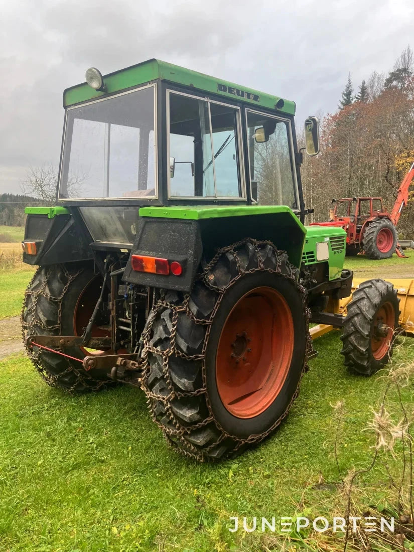 Deutz-Fahr D 7206 A med snöblad