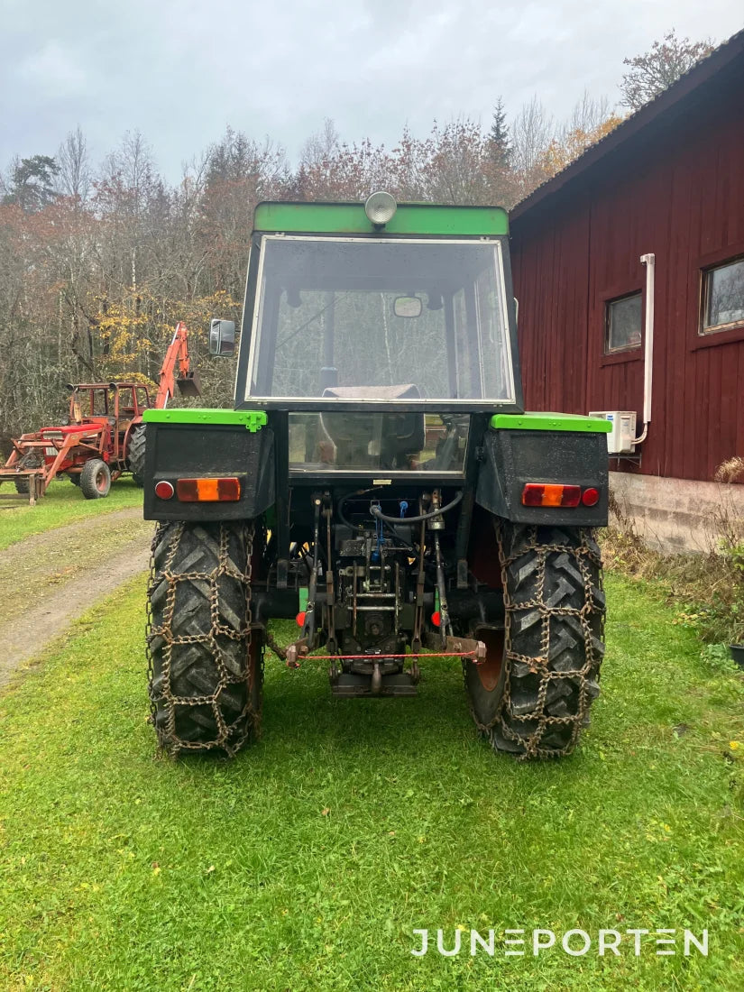 Deutz-Fahr D 7206 A med snöblad