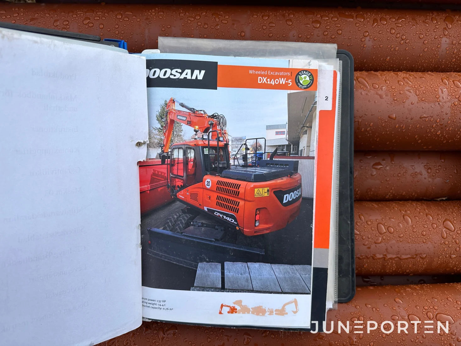 Hjulgrävare Doosan DX140W med dumpervagn