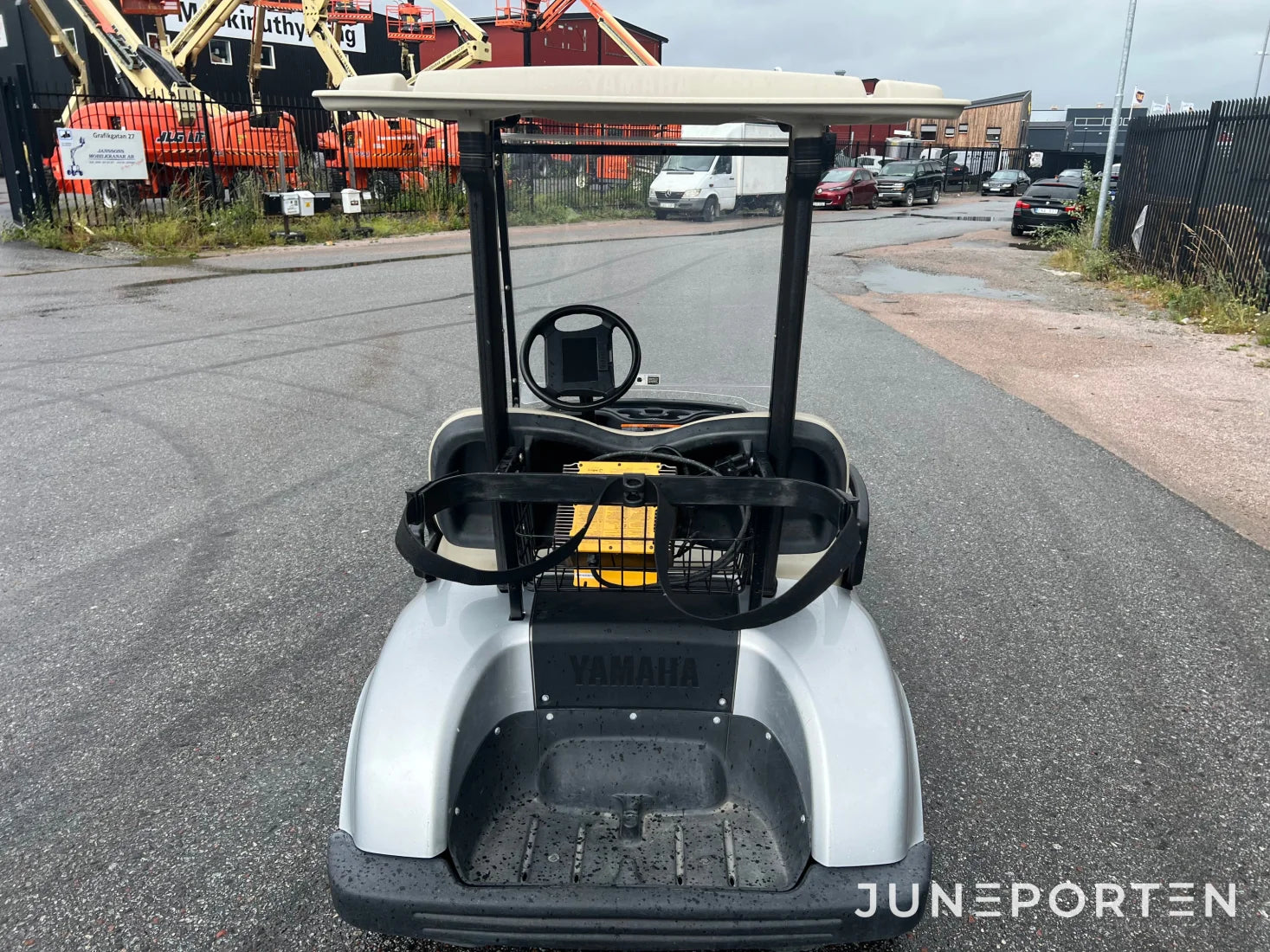Golfbil Yamaha med laddare