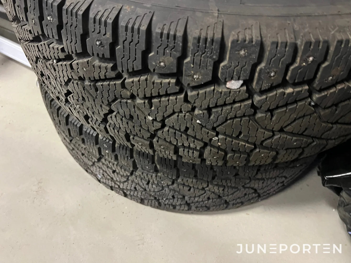 Vinterhjul Hakkapeliitta 225 / 75 - R16C med fälg