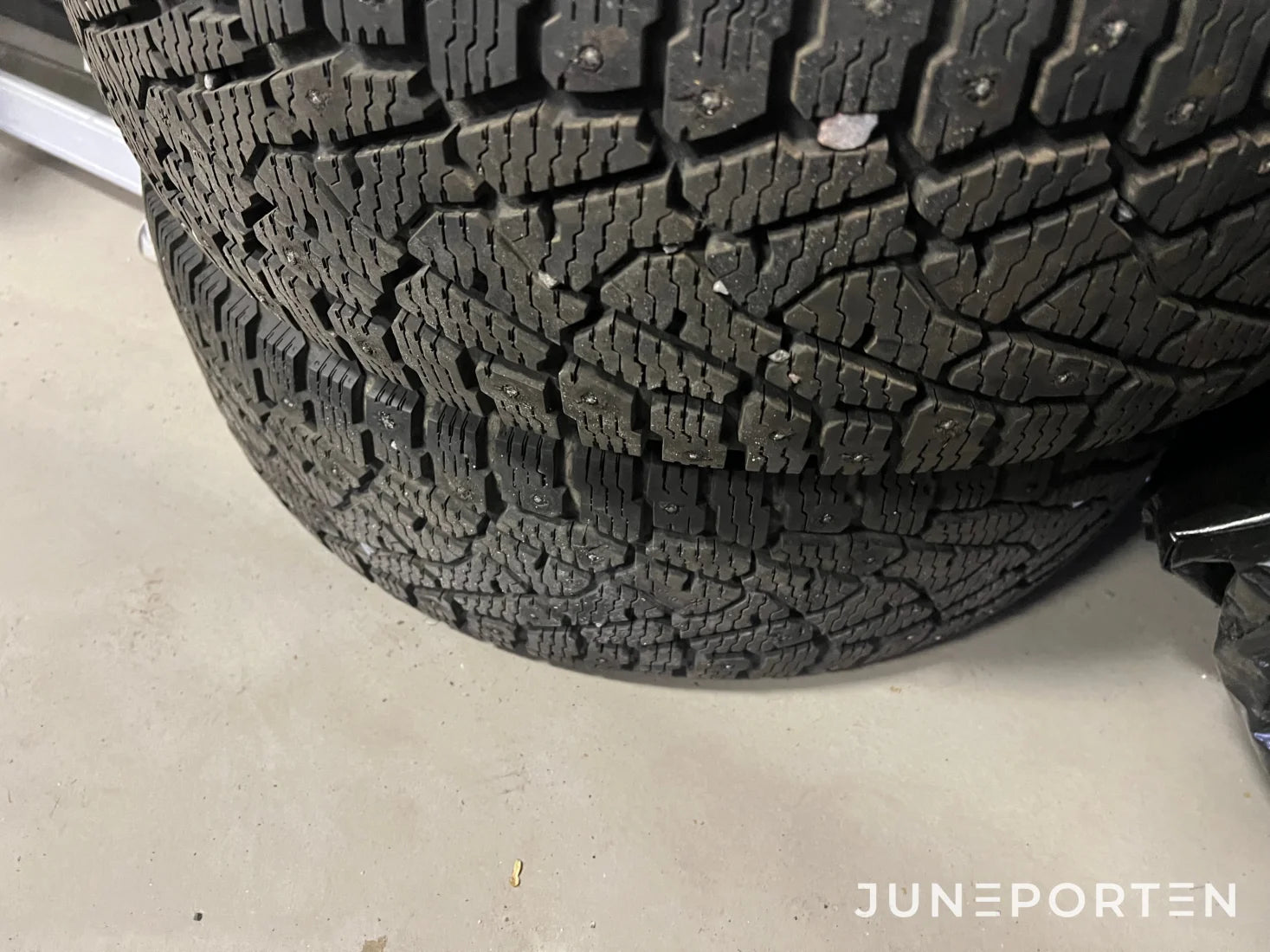 Vinterhjul Hakkapeliitta 225 / 75 - R16C med fälg
