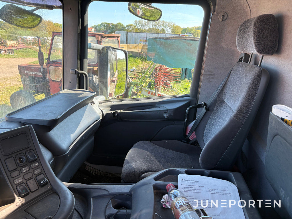 Scania Lastbil med lastväxslarflak