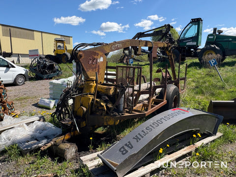 Häglinge skogsvagn med drift