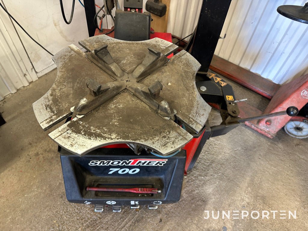 Däckmaskin Areo Smonther 700