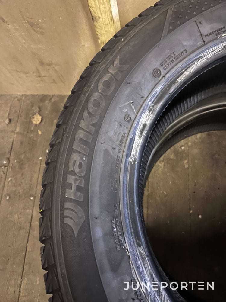 2x Hankook Winter i*cept iZ2 + 2x Goodyear UltraGrip – 215/65 R17