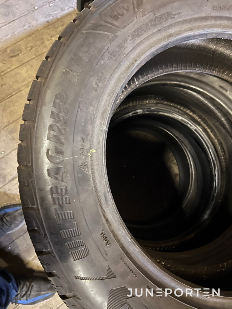 2x Hankook Winter i*cept iZ2 + 2x Goodyear UltraGrip – 215/65 R17