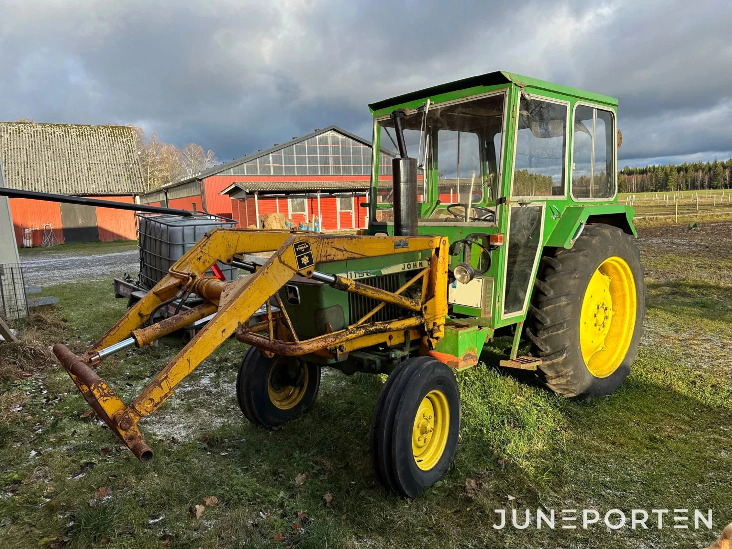 John Deere 1130 med lastare