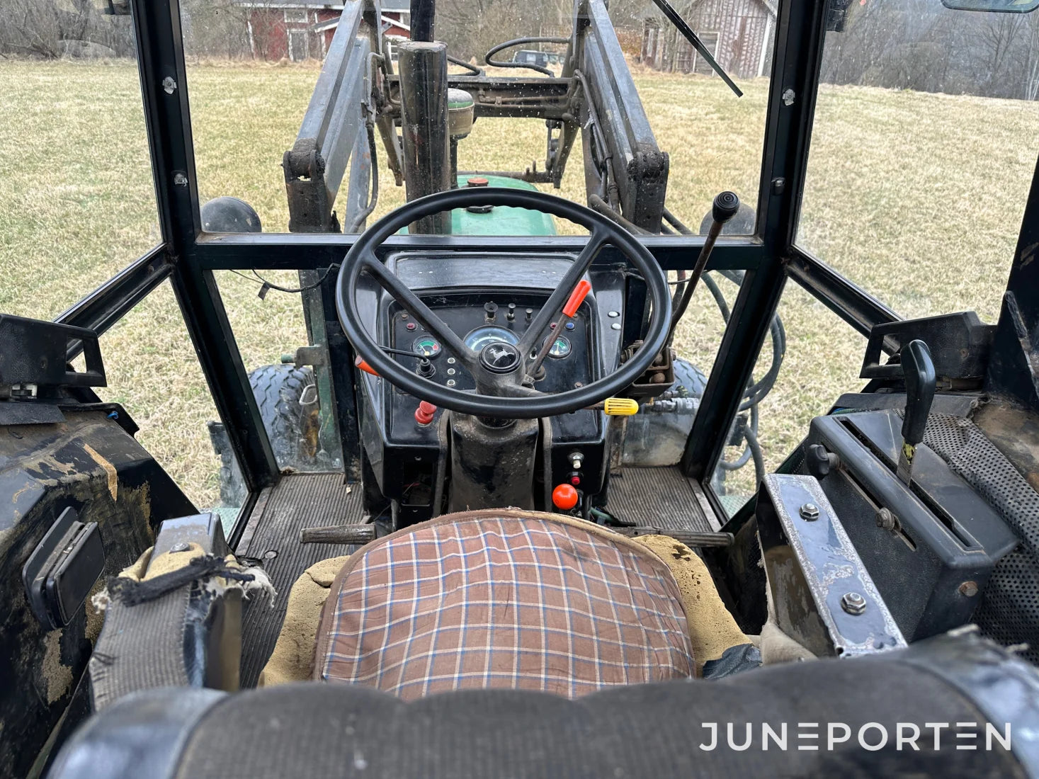 John Deere 2130 med lastare Trima