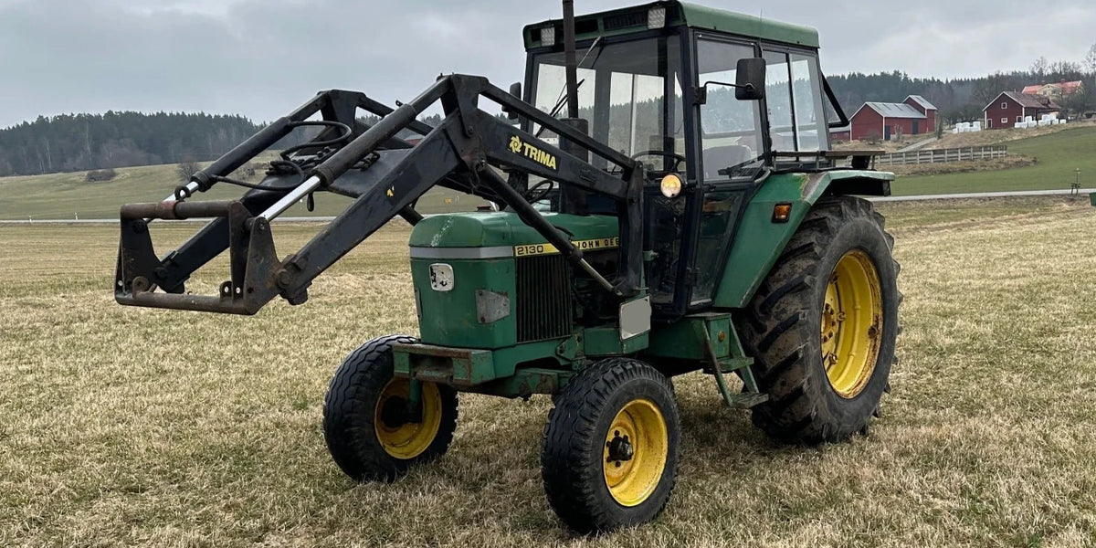 John Deere 2130 med lastare Trima - Juneporten