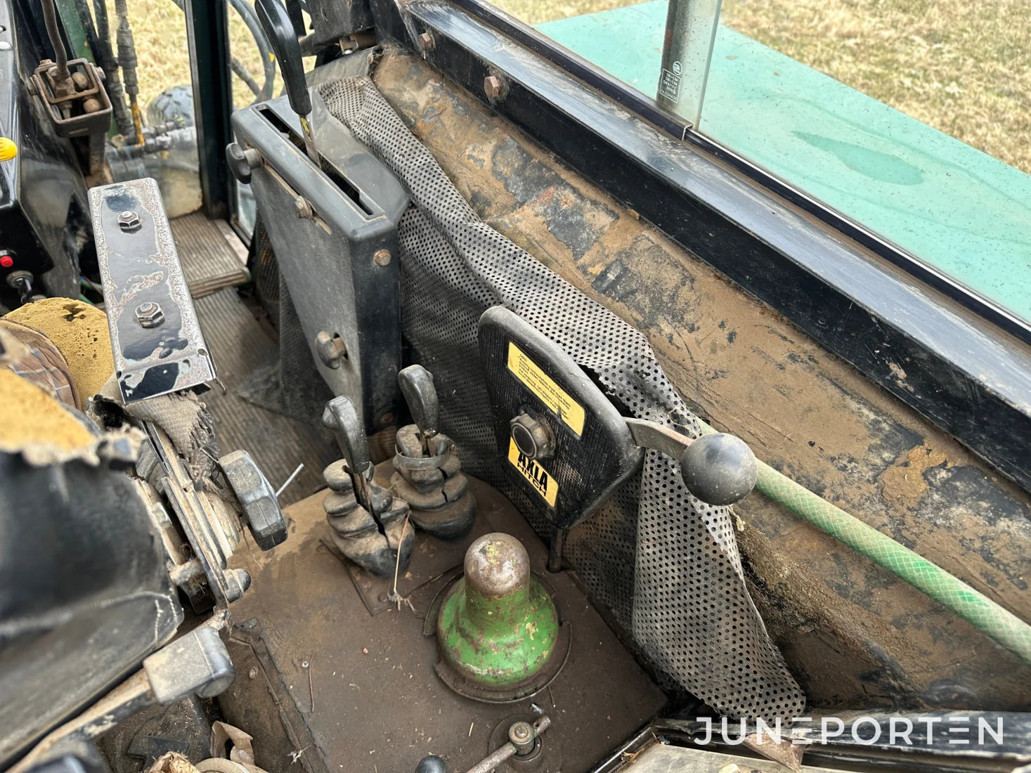 John Deere 2130 med lastare Trima