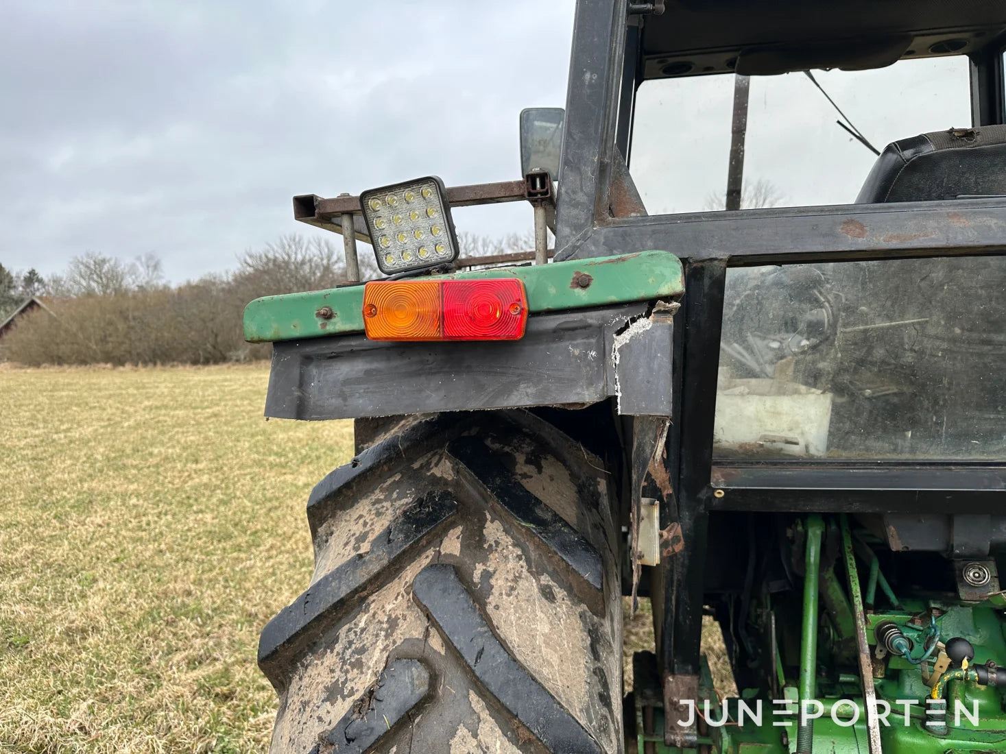 John Deere 2130 med lastare Trima