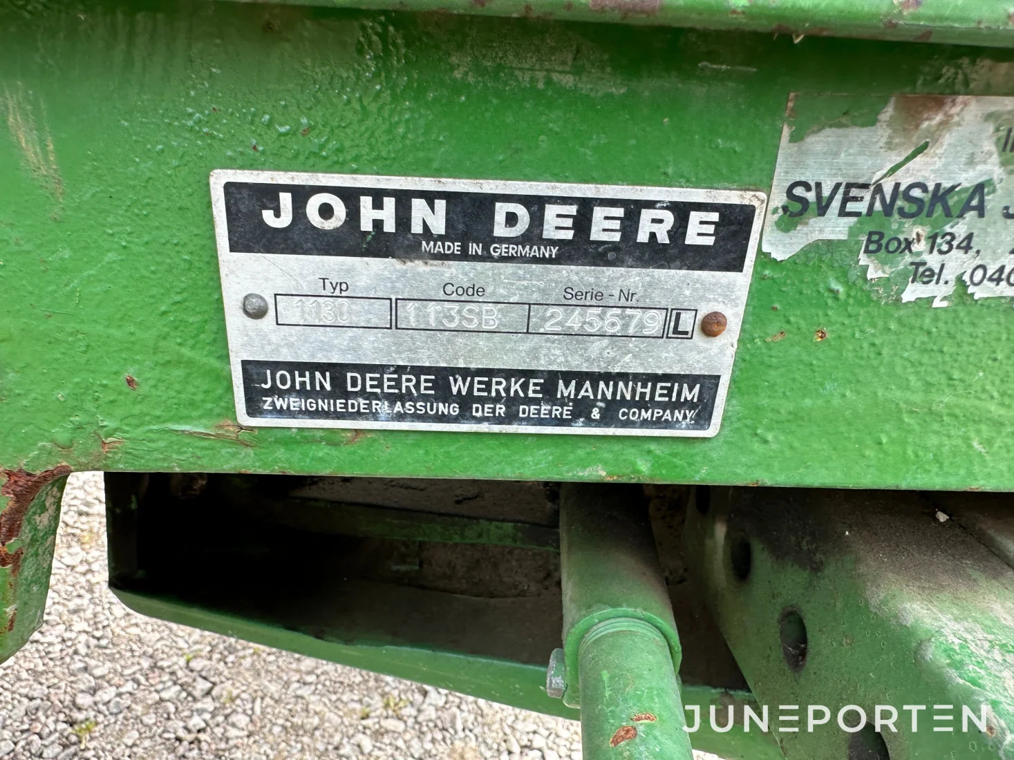 John Deere 1130