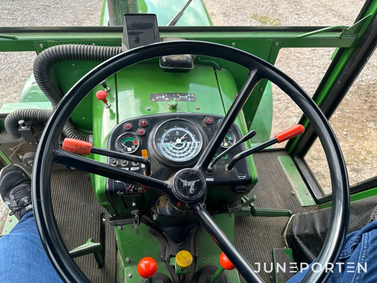 John Deere 1130