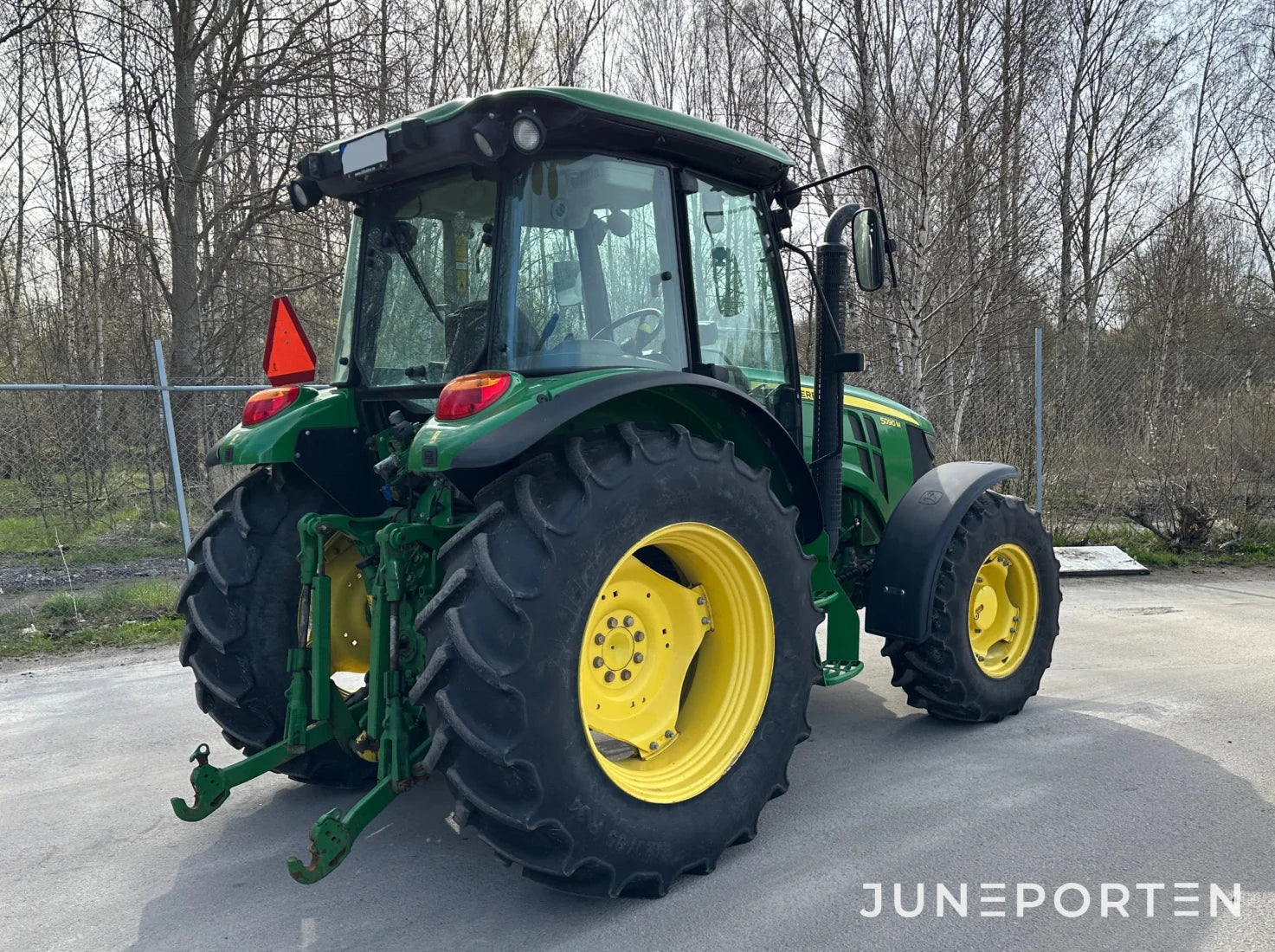 John Deere 5090M med frontlyft