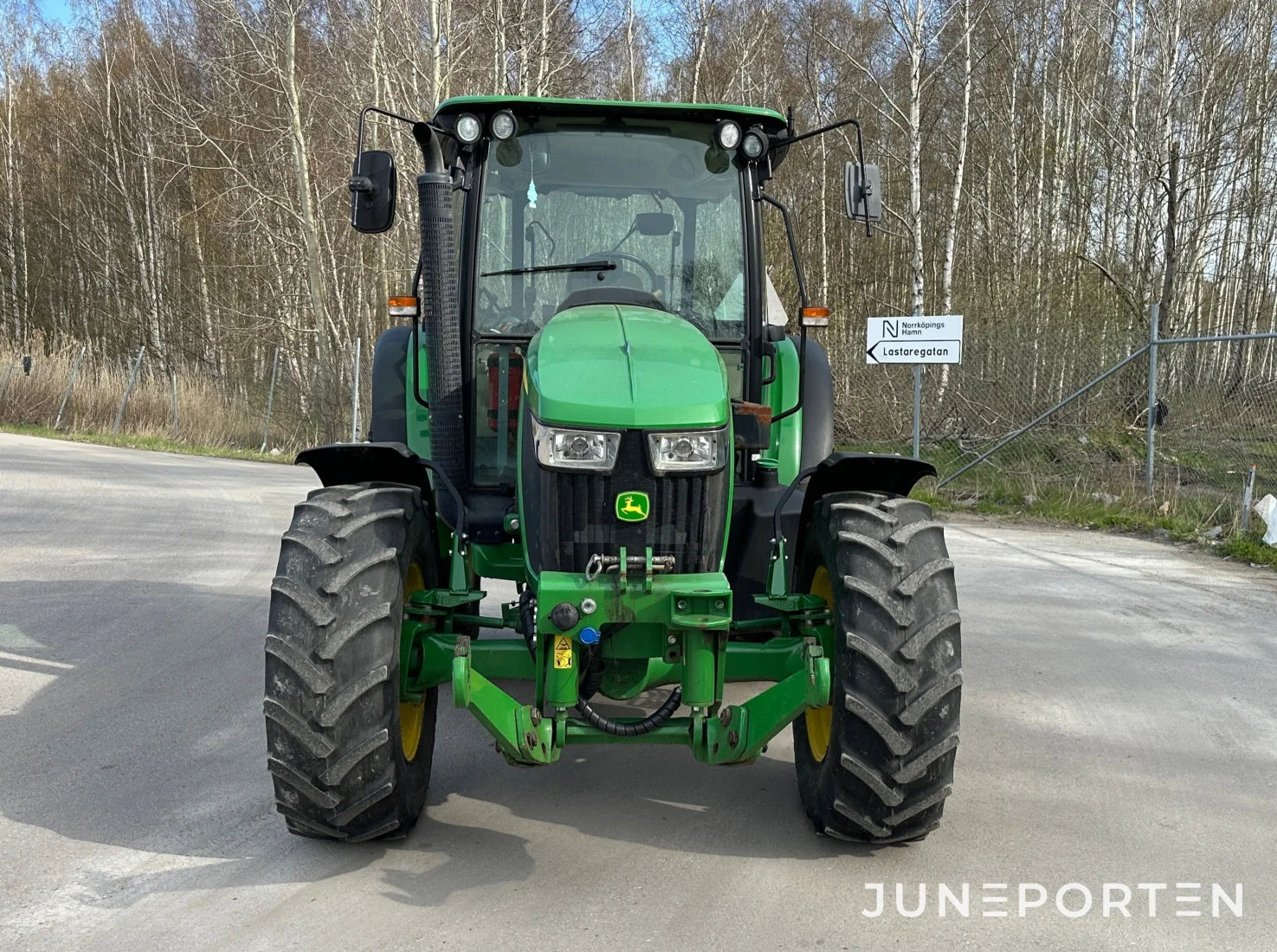 John Deere 5090M med frontlyft