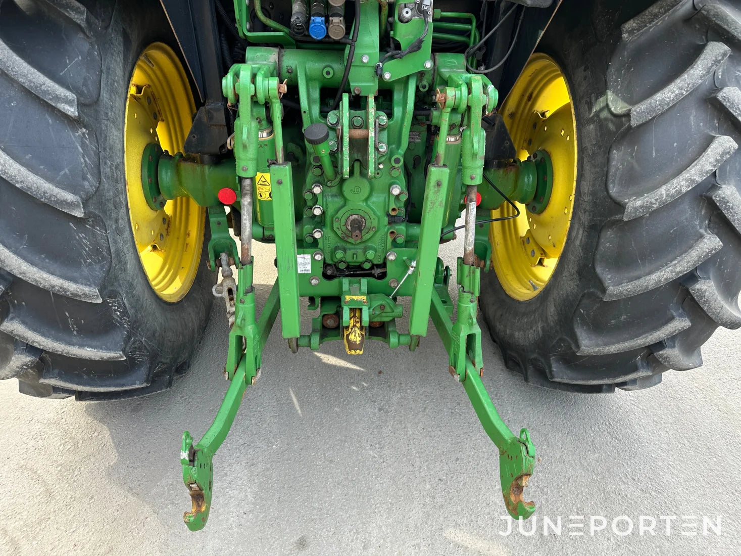 John Deere 5090M med frontlyft