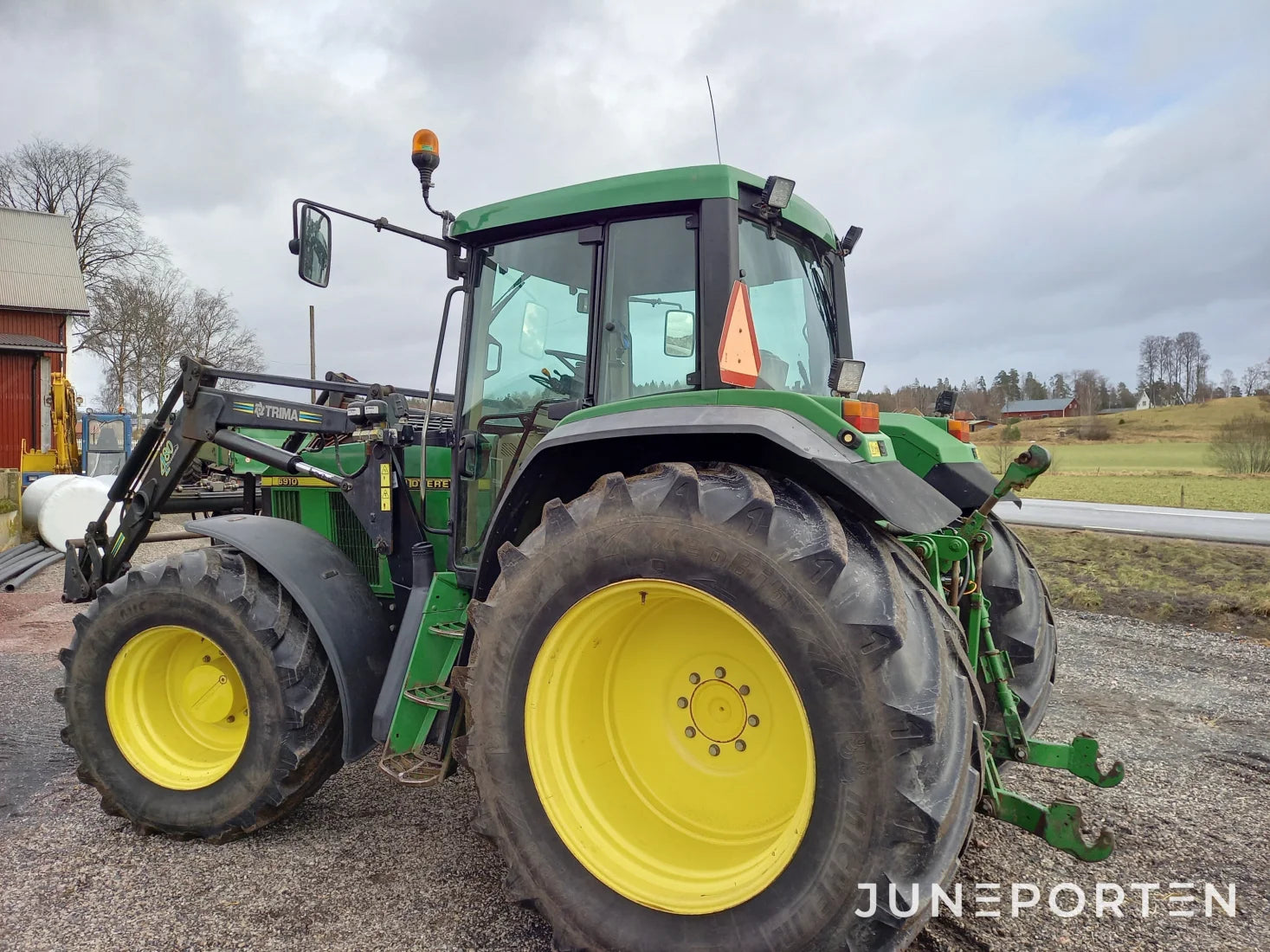 John Deere 6910 med lastare