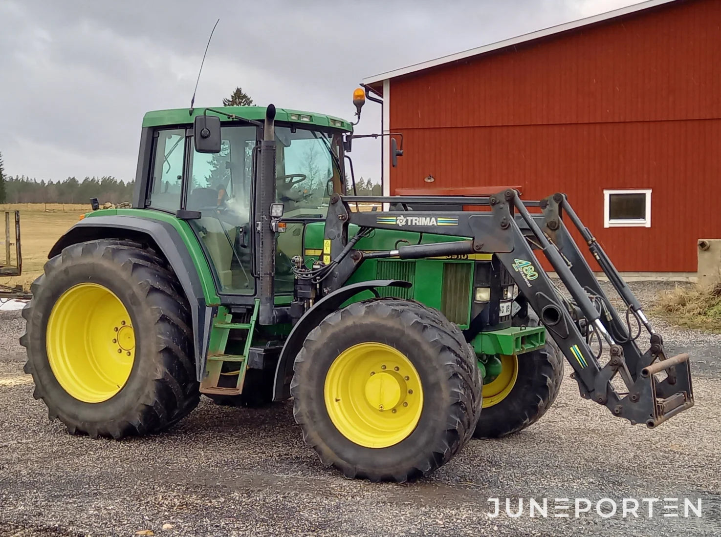 John Deere 6910 med lastare