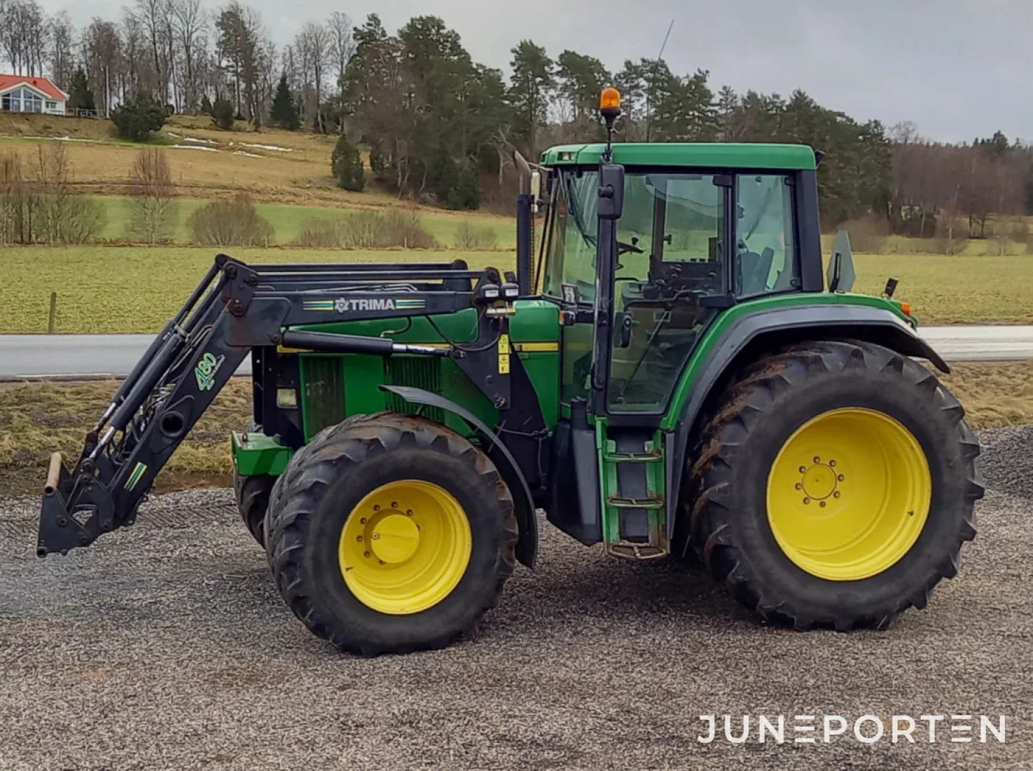 John Deere 6910 med lastare