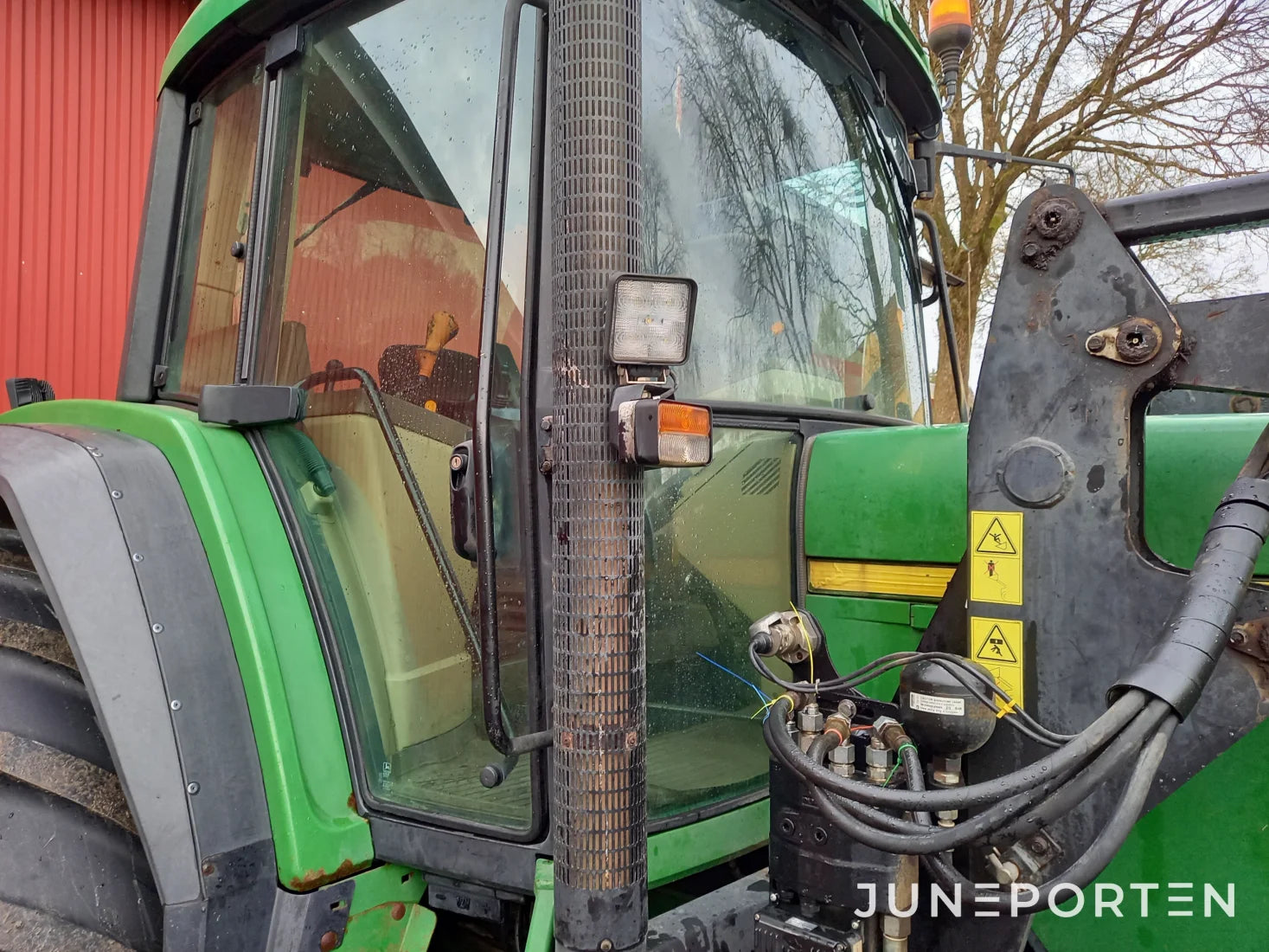 John Deere 6910 med lastare