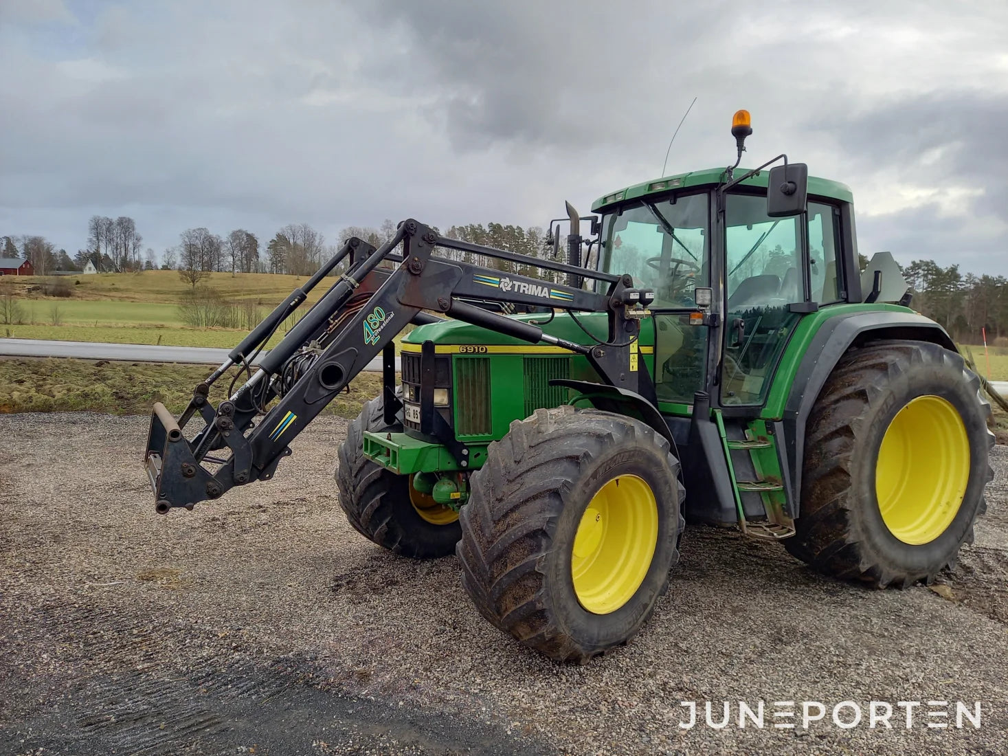 John Deere 6910 med lastare