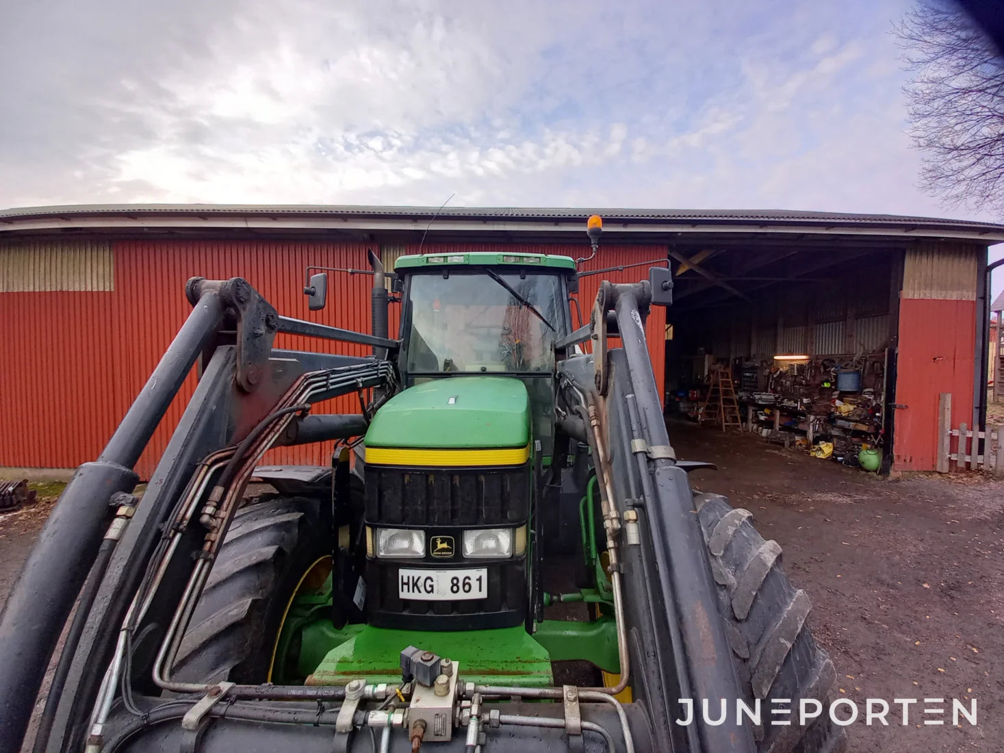 John Deere 6910 med lastare