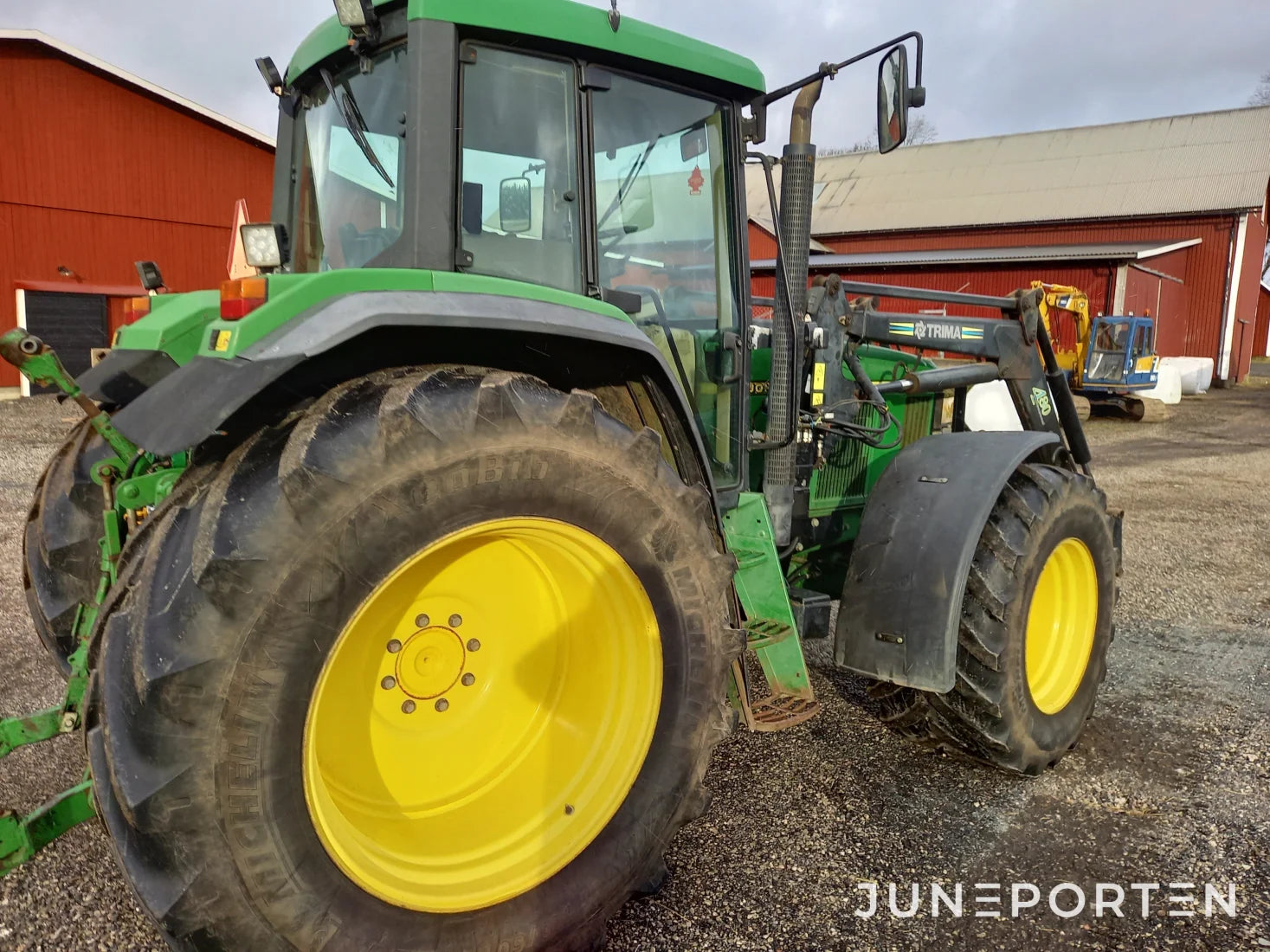 John Deere 6910 med lastare