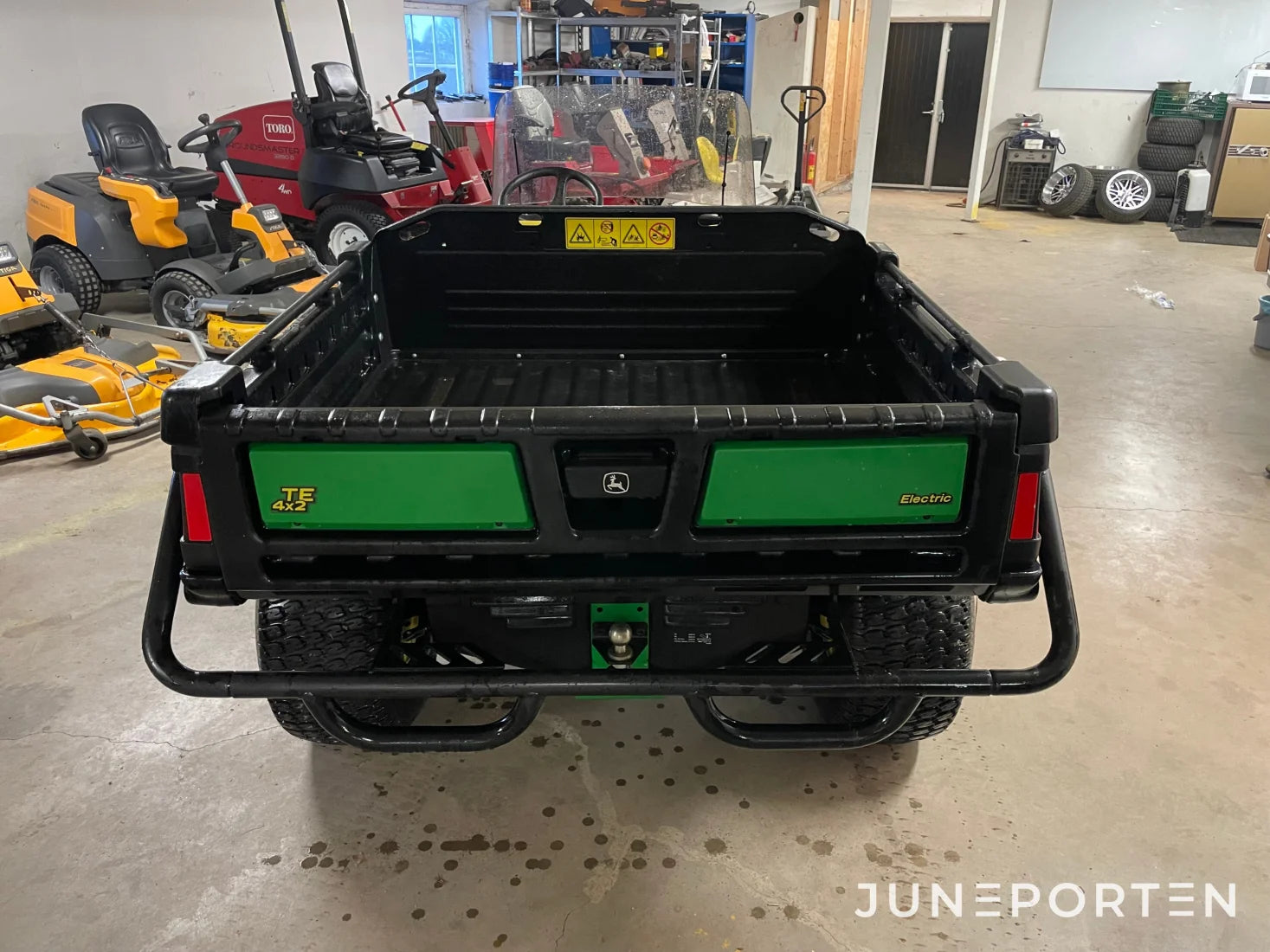 John Deere Gator TE Electric 4x2