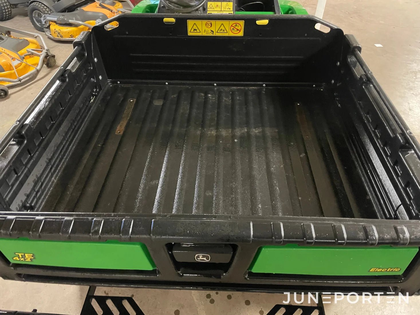 John Deere Gator TE Electric 4x2