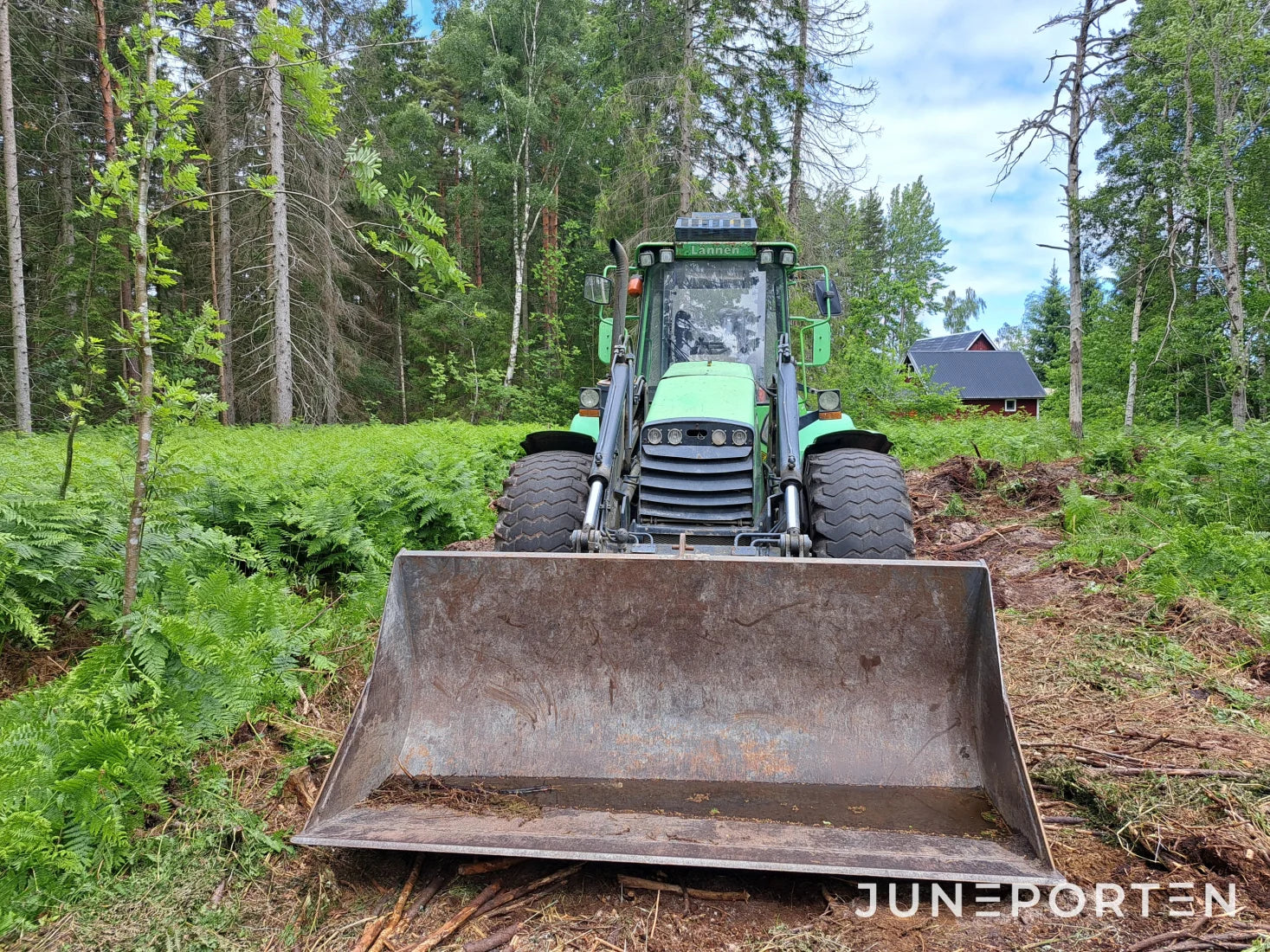 Traktorgrävare Lännen 860C med redskap