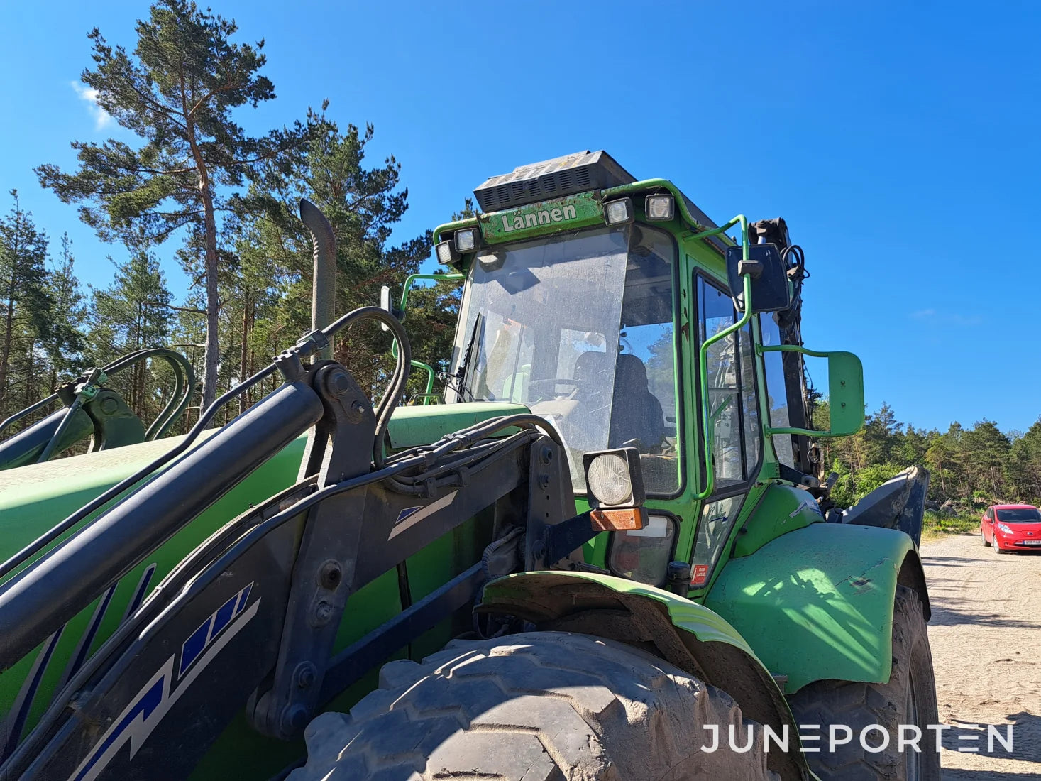 Traktorgrävare Lännen 860C med redskap