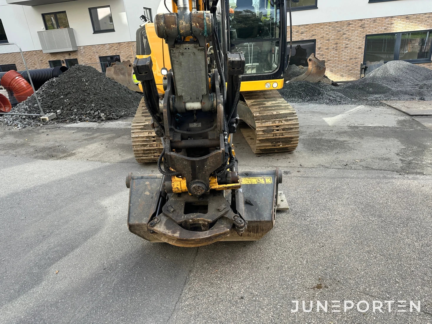 Bandgrävare Liebherr R914 Compact med tiltrotator