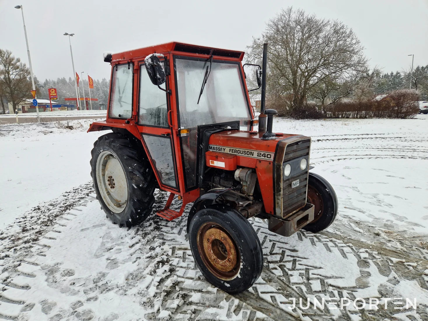 Massey Ferguson 240-2