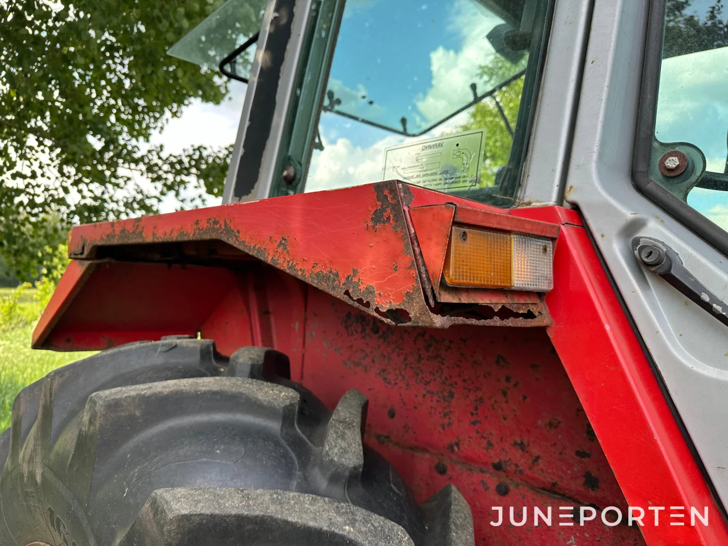 Massey Ferguson 690 4WD